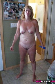 Flabby Belly Nude Wife Pic